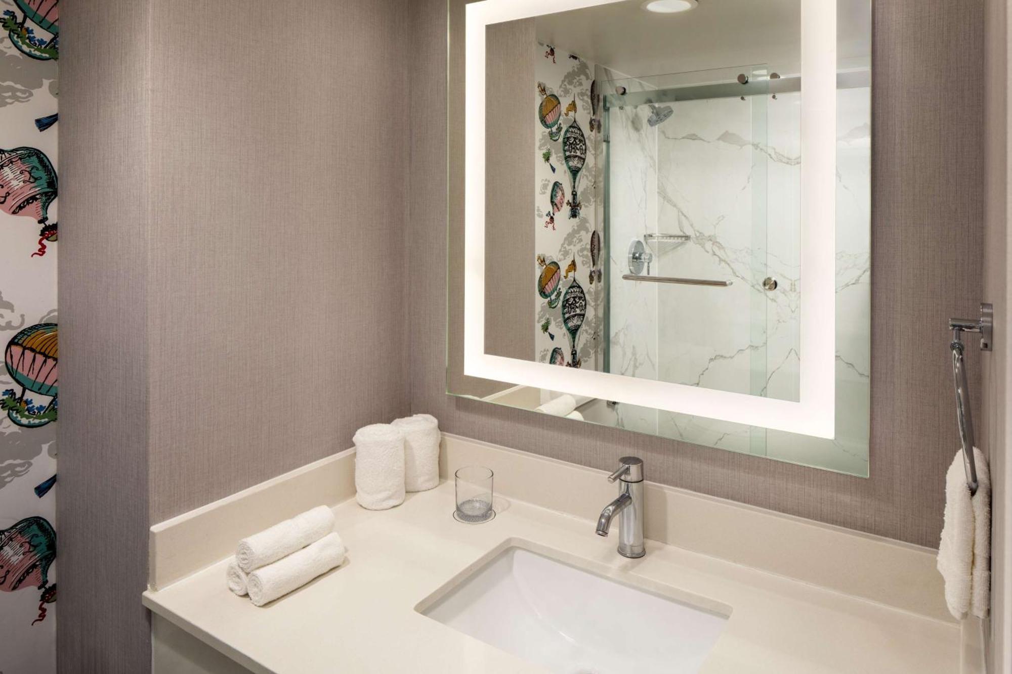 Whitney Peak Hotel Reno, Tapestry Collection By Hilton Luaran gambar